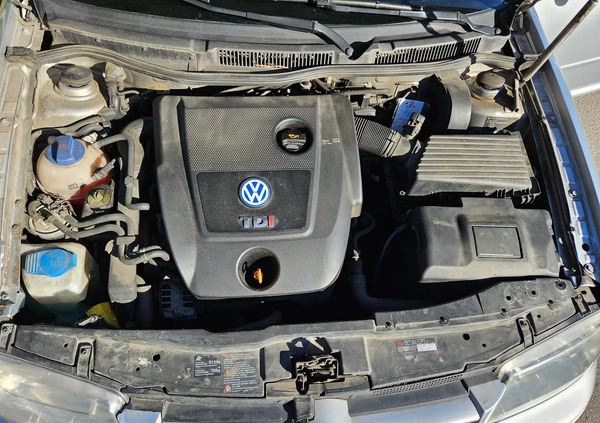 Volkswagen Bora cena 7900 przebieg: 289000, rok produkcji 2003 z Białystok małe 106